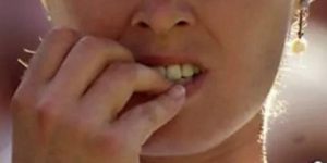 جديد الطب.. علماء يحددون استراتيجية للتخلص من عادة قضم الأظافر؟