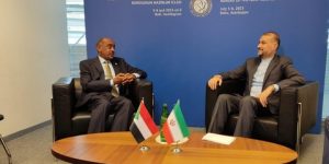 إيران والسودان تعيدان العلاقات الدبلوماسية