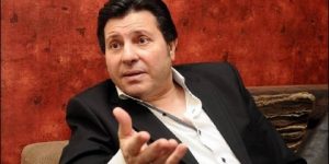 كشف رأيه بالذكاء الاصطناعي.. هاني شاكر يعلّق على خلافات المطربين