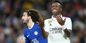 فينيسيوس على استعداد لخلافة بنزيما في دور جديد في ريال مدريد