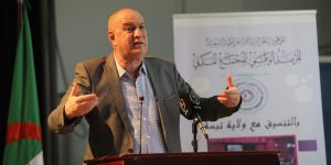 بن براهم يؤكد على ضرورة التكوين المستمر لمؤسسات المجتمع المدني