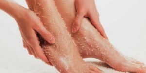 جمال وأناقة.. لتلميع الجـسم وإزالة الخلايا الميتة