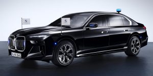 i7 أول سيارة كهربائية مصفحة على الإطلاق.. بي إم دبليو تكشف عن الفئة السابعة الجديدة المصفحة