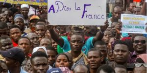 بسبب دعمها انقلاب النيجر.. فرنسا تعلق مساعداتها إلى بوركينا فاسو