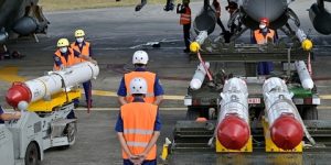 الصين تتأهب وتحتج على صفقة أسلحة أميركية لتايوان