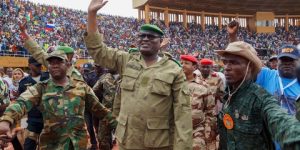 النيجر: المجلس العسكري يعتزم محاكمة بازوم وبدء محادثات مع “إيكواس”