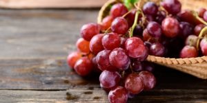 سنريهم آياتنا في الآفاق.. من فوائد فاكهة العنب
