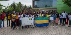 عريضة تطالب بإقالة سفير الغابون لدى المغرب