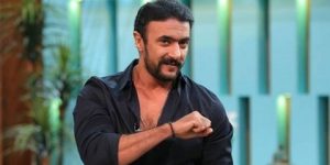 أحمد العوضي ينقذ شاباً من الغرق في الساحل الشمالي