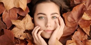 روتين الخريف.. كل ما تحتاج إليه البشرة في هذا الفصل