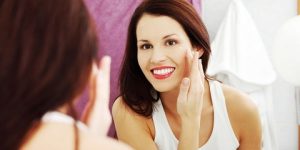 جمال وأناقة.. خطوات العناية اليومية لمختلف أنواع البشرة