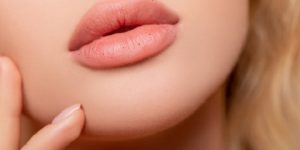 جمال وأناقة.. احصلي على شفاه ممتلئة طبيعياً وجميلة بعيداً عن الجراحات التجميلية