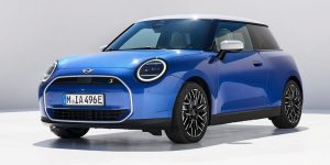 تبنت الحداثة مع الاحتفاظ بجوهر العلامة التجارية الشهيرة.. كوبر EV الكهربائية لعام 2025