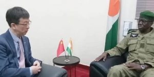 الصين تعتزم لعب دور وسيط لحل أزمة النيجر سياساً