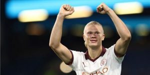 دي لورينتيس: رايولا منع هالاند من الانتقال إلى نابولي