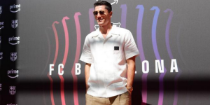 ليفاندوفسكي: كنت آلة وأصبحت إنسانًا في برشلونة