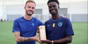 للعام الثاني على التوالي.. بوكايو ساكا أفضل لاعب في إنجلترا