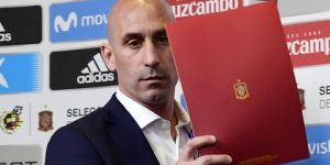 بسبب الفضيحة.. لويس روبياليس يستقيل من منصبه