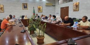 متابعة وضعية المحلات والتجهيزات العمومية الشاغرة لاستغلالها بحسين داي 