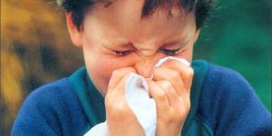 حساسية الأطفال في هذه الفترة تضعف قدراتهم المناعية 