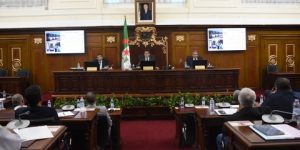 إعادة توزيع الإمكانيات لتغطية العجز في خطوط النقل بالعاصمة