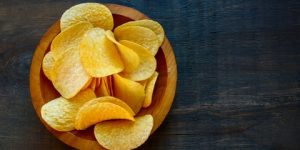 صحتنا في غذائنا.. لماذا تملأ أكياس “التشيبس” بالهواء؟