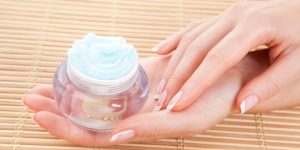 جمال وأناقة.. بعض الإرشادات الأساسية لتجنب اسمرار اليدين