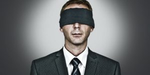 آفة التقليد الأعمى