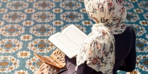 بناتنا وسن المراهقة