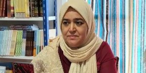 الشاعرة عائشة جلاب تعتذر عن حضور جلسة البيع بالتوقيع