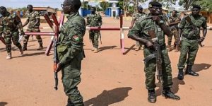 النيجر تعلن مقتل 29 جندياً في هجوم مسلح على مركز لقوات الأمن