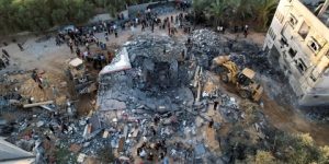 وسط تحذيرات من كارثة بيئية وإنسانية: جثامين ألف شهيد تحت الأنقاض في غزة