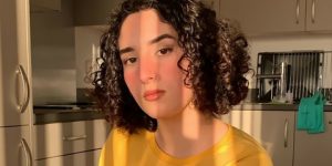 بسبب الصليب… هل غيّرت لينا ابنة أحمد الفيشاوي ديانتها إلى المسيحية؟