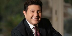 هاني شاكر يدعم فلسطين بمقطع غنائي: الشعب العربي في صفي