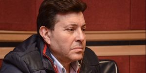 عباس أبو الحسن يعتذر من هاني شاكر: تجاوزت حدود اللياقة والنقد المهذب