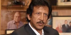 يوسف منصور: ألقوني في القمامة وأنا طفل رضيع..