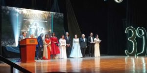 تضامناً مع فلسطين.. سينمائيون مصريون ينقسمون حول قرار إلغاء المهرجانات الفنية