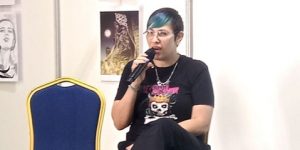 رسامة الشريط المرسوم الأمريكية سارة قوماز وولي: سعيدة بالتعريف بشخصية السيدة الحرة