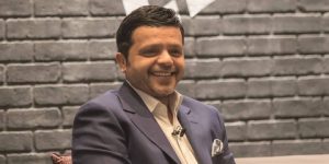 محمد هنيدي يخوض تجربة مميّزة مع ممثلين من ذوي الهمم