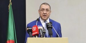 وزير الداخلية يؤكد على أهمية دور المسؤولين المحليين في الاستجابة لانشغالات المواطنين