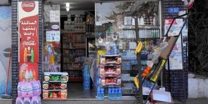 محلات تجارية.. تداخل في النشاط ولامبالاة تجاه القوانين