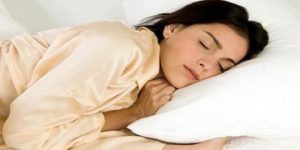 جديد الطب.. لماذا نشعر بالسقوط أثناء النوم؟