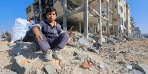 جثث متحللة وأحياء سكنية مدمرة.. مشاهد صادمة تكشفها الهدنة بغزة