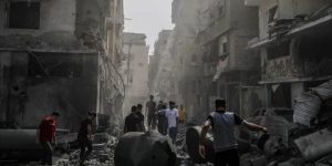 الاحتلال يكثف حربه على مشافي… وقصف النازحين في غزة