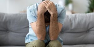 ما حكم السخرية من الغير ؟