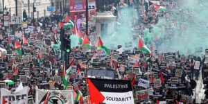 أكبر أيام الاحتجاج الجماهيري في لندن.. رفضا للحرب ودعما لفلسطين