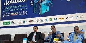 ندوة حول كتاب المقاومة في الصحراء الغربية في ختام في الصالون الدولي للكتاب بالجزائر
