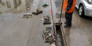 متابعة اشغال اصلاح تسربات المياه وتحسين شبكات التطهير ببئر مراد رايس