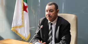 جدد دعم ومرافقة الدولة الجزائرية.. والي وهران يدعو “فيات” لاحترام الآجال