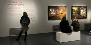 “ما تقدمه فلسطين للعالم”… معرض لآمال وآلام الفلسطينيين في باريس